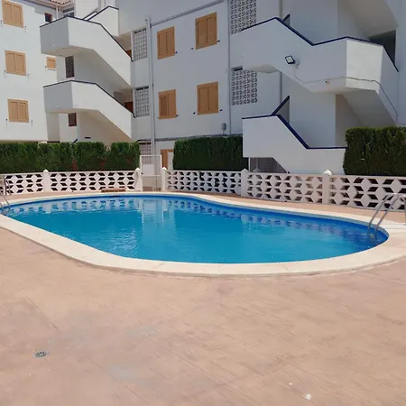Con Terraza Y Piscina *